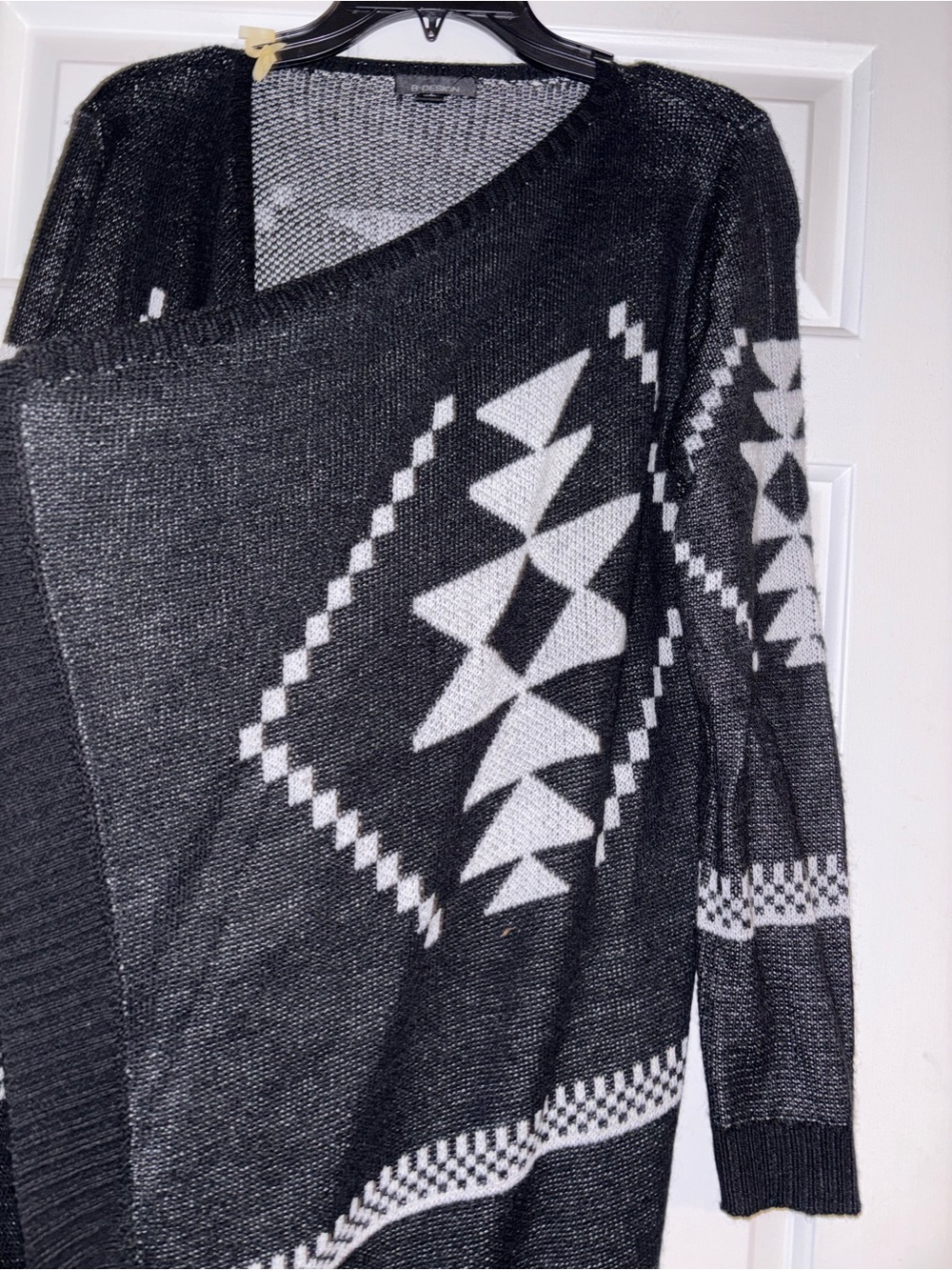 Black & White Geometric Open-Front Cardigan Sweater - Picture 3 of 6